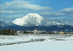 雪の伊吹山